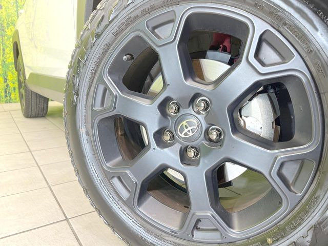 �y�O���[�h��p����18�C���`�A���~�z�C�[���z�f�U�C�����̍��������A���~�z�C�[���𑕒����Ă���܂��B�e��ЊO�A���~�z�C�[����A�X�^�b�h���X�^�C�����戵�����Ă���܂��B���񂲑��k����������