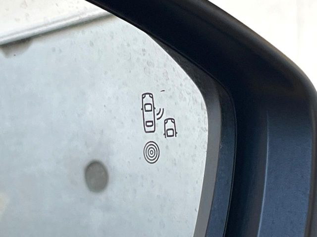 ���u���C���h�A�V�X�g�Z���T�[:���p����̎Ԃ����m���A�h���C�o�[���Ԑ��ύX���s���ۂɁA�x�����Ƌ��ɒ��ӂ𑣂��Ă������S�@�\�ł�!