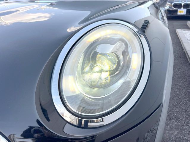 ��LED�w�b�h���C�g:��ԑ��s�����ǍD�Ȏ��E���m�ۂ����S���ĉ^�]�ł��鍂�P�xLED�w�b�h���C�g�𑕔�!�_�����x�������A����d�͂��}�����Ă��܂��B