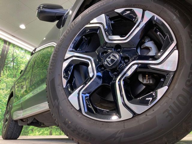 �y����18�C���`�A���~�z�C�[���z�O�ςɃ}�b�`���������A���~�z�C�[���𑕒����Ă���܂��B�e��ЊO�A���~�z�C�[����A�X�^�b�h���X�^�C�����戵�����Ă���܂��B���񂲑��k����������