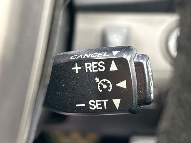 �y�N���[�Y�R���g���[���z�������H�����N���N���s�B�A�N�Z���𗣂��Ă���葬�x�ő��s���ł��A�������^�]���̕��S���y��!�����E�������ȒP�ȃX�C�b�`����Œ����ł��܂��B