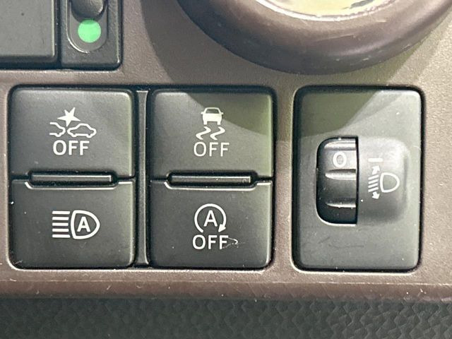 �y�X�}�[�g�A�V�X�g�z���s���ɑO���̎ԗ�����F�����A�Փ˂������Ȏ��͌x��ƃu���[�L�ŏՓˉ���Ɣ�Q�y�����A�V�X�g�B�����S�Ƀh���C�u�����y���݂��������܂��B