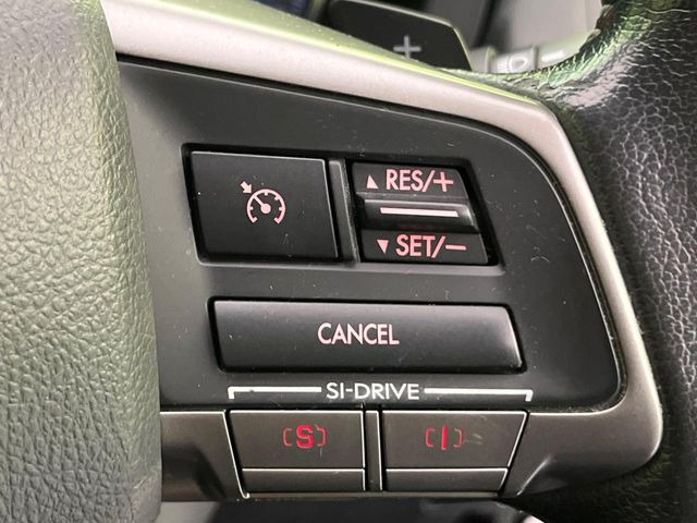 �y�N���[�Y�R���g���[���z�������H�����N���N���s�B�A�N�Z���𗣂��Ă���葬�x�ő��s���ł��A�������^�]���̕��S���y��!�����E�������ȒP�ȃX�C�b�`����Œ����ł��܂��B