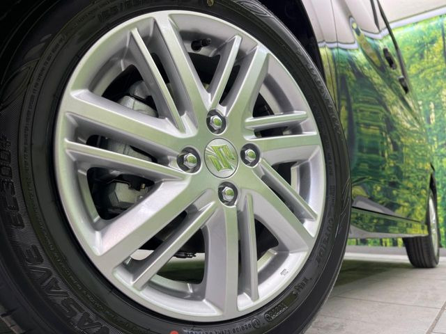 �y���������C���`�A���~�z�C�[���z�O�ςɃ}�b�`���������A���~�z�C�[���𑕒����Ă���܂��B�e��ЊO�A���~�z�C�[����A�X�^�b�h���X�^�C�����戵�����Ă���܂��B���񂲑��k����������