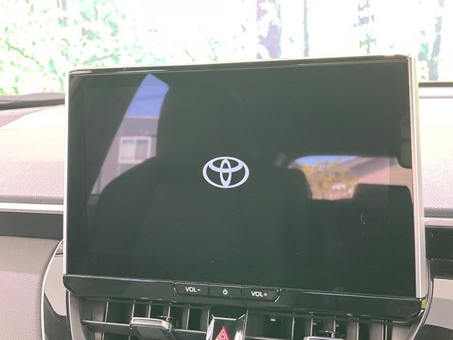 �y10.5�C���` �f�B�X�v���C�I�[�f�B�I�z���ʂ̃f�B�X�v���C��AppleCarPlay��AndroidAuto�����p�\�B�傫�ȉ�ʂŃX�}�z�i�r�A�v���������p���������܂���