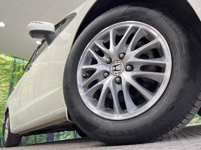 �y����16�C���`�A���~�z�C�[���z�O�ςɃ}�b�`���������A���~�z�C�[���𑕒����Ă���܂��B�e��ЊO�A���~�z�C�[����A�X�^�b�h���X�^�C�����戵�����Ă���܂��B���񂲑��k����������