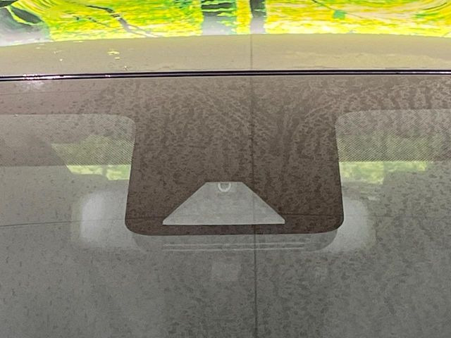 �y�g���^�Z�[�t�e�B�Z���X�z���s���ɑO���̎ԗ�����F�����A�Փ˂������Ȏ��͌x��ƃu���[�L�ŏՓˉ���Ɣ�Q�y�����A�V�X�g�B�����S�Ƀh���C�u�����y���݂��������܂��B