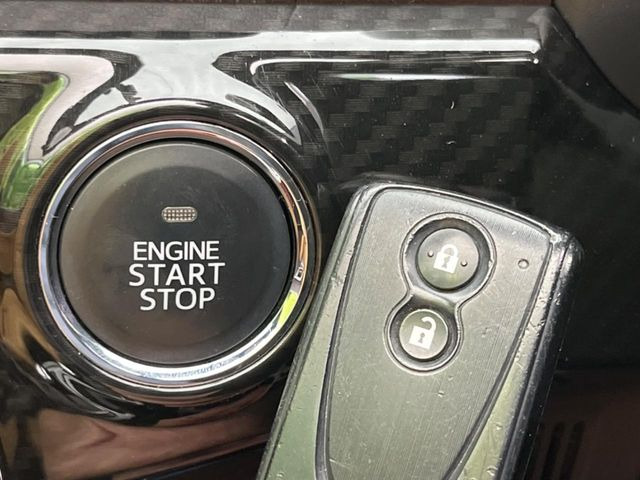 �y�L�[�t���[�V�X�e���z�J�o����|�P�b�g�ɓ��ꂽ�܂܂ł��h�A�̎{���E�������\�ȃX�}�[�g�L�[�𑕔��B�G���W���̃I���E�I�t�����J�M�����o���K�v����������Ƃ��Ă��֗��ł���