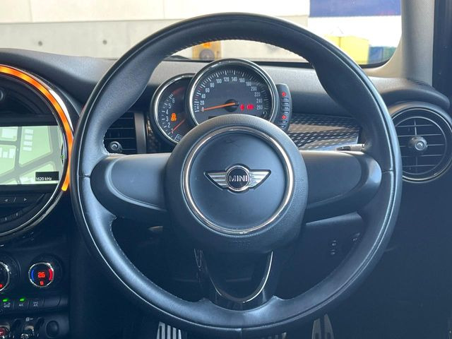 ���n���h�����̃X�������Ȃ��A���ꂢ�ȏ�Ԃ��ێ����Ă���܂��B�e�X�C�b�`���̓�����m�F�ς݂ł��B