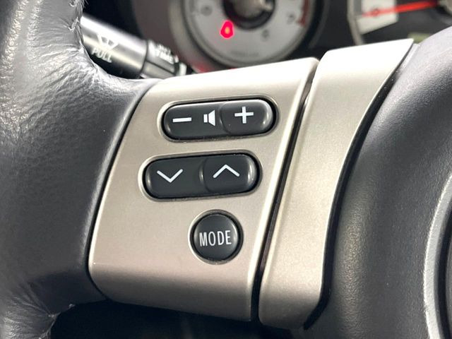 �y�X�e�A�����O�X�C�b�`�z�^�]���A�O������ڐ������炷���ƂȂ��A�I�[�f�B�I���̑��삪�\�ȕ֗��@�\!���S&���K�ȃh���C�u�����o���Ă���܂���