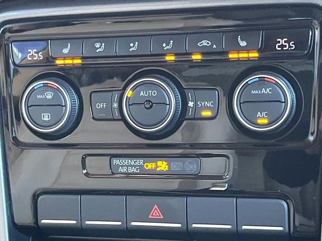 ���f���A���I�[�g�G�A�R��:�^�]�ȁE����Ȃ��ꂼ��ŉ��x�ݒ肪�\�ł��B���t�����g�V�[�g�q�[�e�B���O:�^�]�ȁE����ȋ��ɎO�i�K�Œ��߂��\�ȃV�[�g�q�[�^�[�𑕔����Ă���܂��B