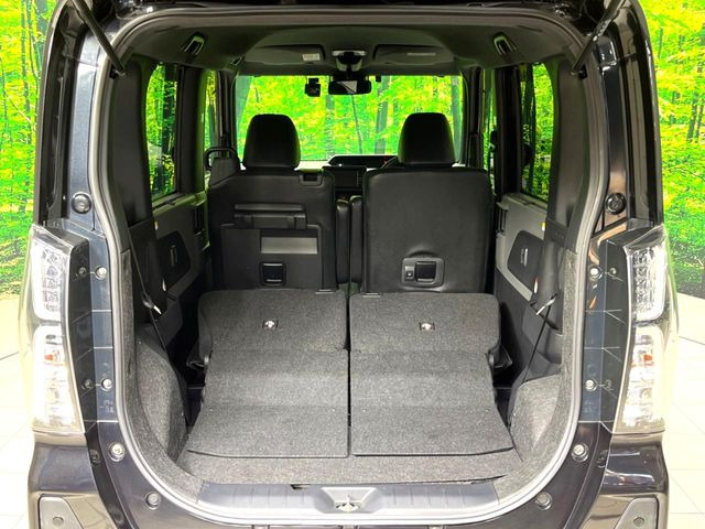 ���i�̂���������ʋ΁A���}���ɏ\���ȉ׎��X�y�[�X���m�ۂ��Ă���܂��B�Z�J���h�V�[�g��|���ƁA�傫�ȉו��̐ύڂ��\�ł���