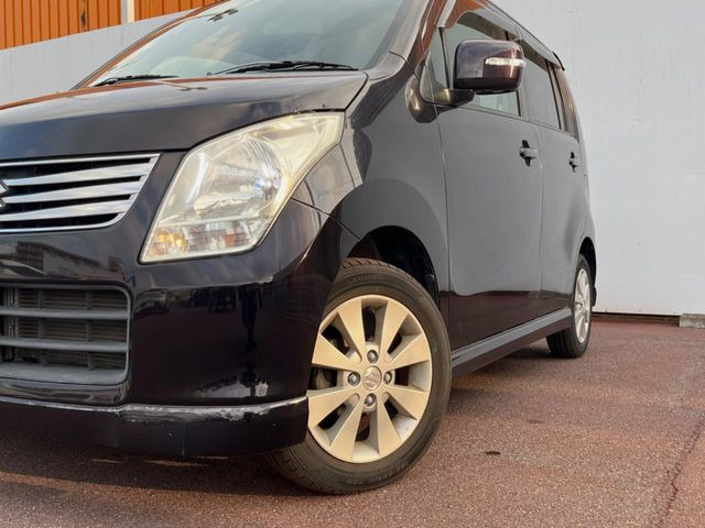 �y����14�C���`�A���~�z�C�[���z�O�ςɃ}�b�`���������A���~�z�C�[���𑕒����Ă���܂��B�e��ЊO�A���~�z�C�[����A�X�^�b�h���X�^�C�����戵�����Ă���܂��B���񂲑��k����������