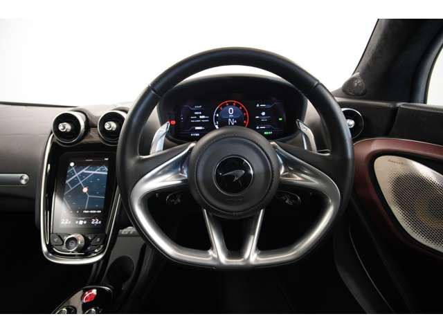 �}�N���[����GT�̓X�[�p�[�J�[�̐��\�ƃO�����h�c�A���[�̉��K����Z���������f���B�������ړ��ł����ɂ����A����ł��y���߂���ł��B