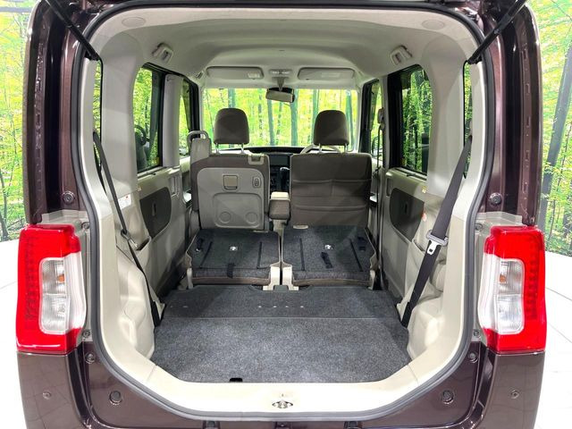 ���i�̂���������ʋ΁A���}���ɏ\���ȉ׎��X�y�[�X���m�ۂ��Ă���܂��B�Z�J���h�V�[�g��|���ƁA�傫�ȉו��̐ύڂ��\�ł���