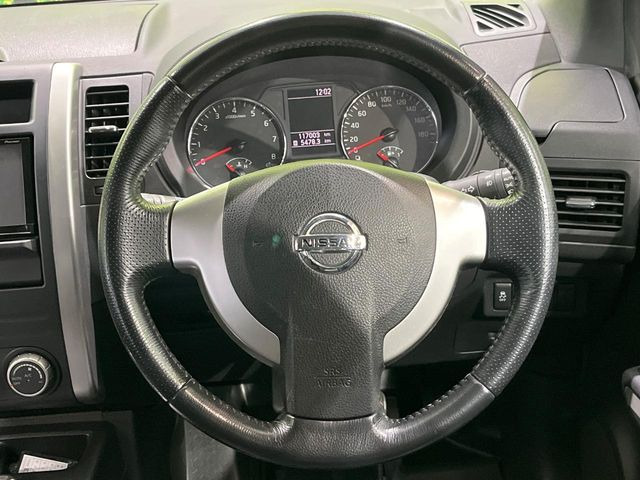 �y�����v�����X�e�A�����O�z�㎿�Ȋv���g�p���邱�ƂŁA��ɂ����������݂ƂĂ��^�]���₷���n���h���ł���