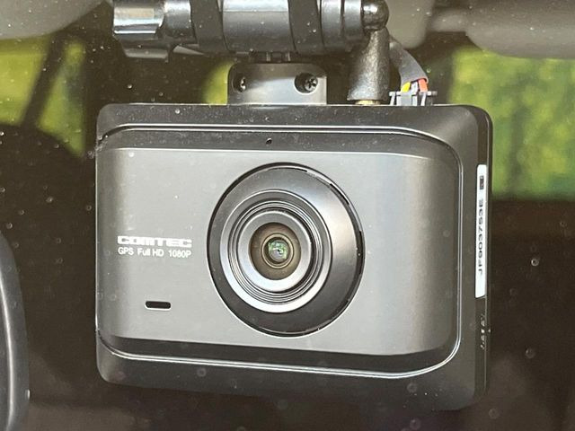 【ドライブレコーダー】ドライブレコーダー装備!走行中はもちろん、あおり運転や事故に遭遇した際、映像で記録し、万一のリスクに備えます。※記録用SDカードはお客様ご自身でご準備いただく必要があります。