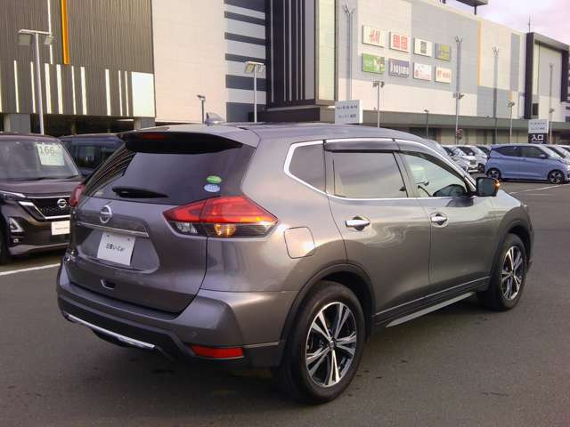 エクストレイル2.0 20X 3列車