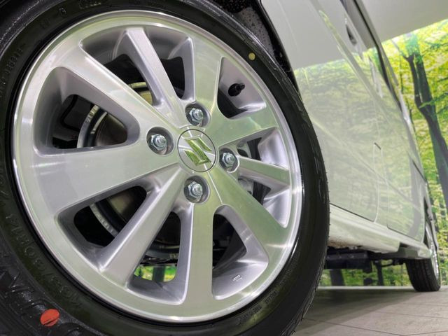 �y����14�C���`�A���~�z�C�[���z�O�ςɃ}�b�`���������A���~�z�C�[���𑕒����Ă���܂��B�e��ЊO�A���~�z�C�[����A�X�^�b�h���X�^�C�����戵�����Ă���܂��B���񂲑��k����������