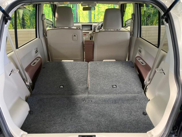 ���i�̂���������ʋ΁A���}���ɏ\���ȉ׎��X�y�[�X���m�ۂ��Ă���܂��B�Z�J���h�V�[�g��|���ƁA�傫�ȉו��̐ύڂ��\�ł���