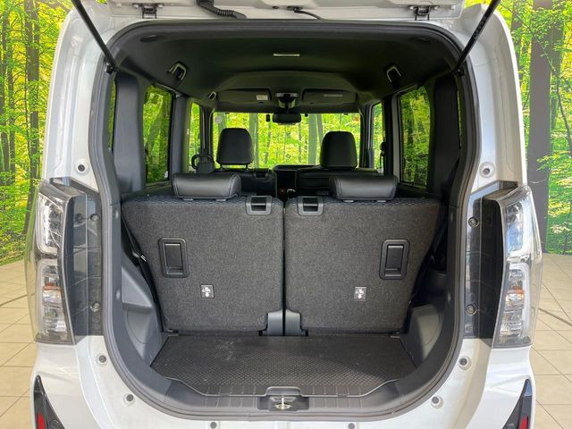 ���i�̂���������ʋ΁A���}���ɏ\���ȉ׎��X�y�[�X���m�ۂ��Ă���܂��B�Z�J���h�V�[�g��|���ƁA�傫�ȉו��̐ύڂ��\�ł���