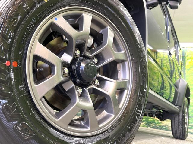 �y����15�C���`�A���~�z�C�[���z�O�ςɃ}�b�`���������A���~�z�C�[���𑕒����Ă���܂��B�e��ЊO�A���~�z�C�[����A�X�^�b�h���X�^�C�����戵�����Ă���܂��B���񂲑��k����������