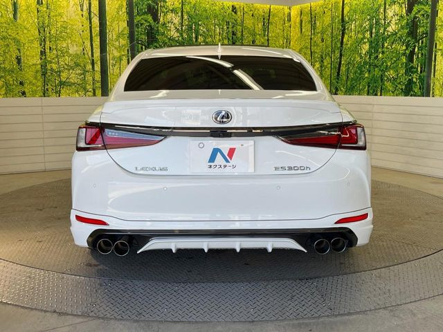 安心の最長10年・走行無制限保証(有償)をご用意。保証内容も充実はもちろん、無料点検&オイル交換や、年中無休の全国・24時間ロードサービスも付帯されておりますのでご安心下さい。