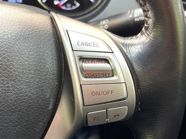 �y�N���[�Y�R���g���[���z�������H�����N���N���s�B�A�N�Z���𗣂��Ă���葬�x�ő��s���ł��A�������^�]���̕��S���y��!�����E�������ȒP�ȃX�C�b�`����Œ����ł��܂��B