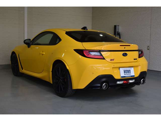 BRZ2.4 STIスポーツ イエロー エディション