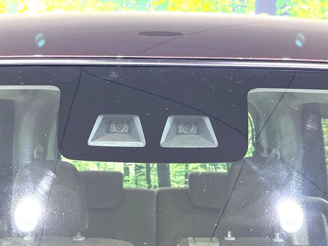 �y�X�}�[�g�A�V�X�g�z���s���ɑO���̎ԗ�����F�����A�Փ˂������Ȏ��͌x��ƃu���[�L�ŏՓˉ���Ɣ�Q�y�����A�V�X�g�B�����S�Ƀh���C�u�����y���݂��������܂��B