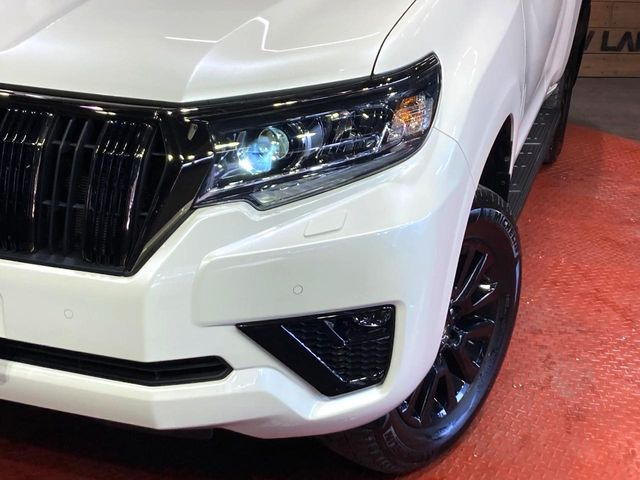 �yLED�w�b�h���C�g�z���V����ԑ��s�����ǍD�Ȏ��E���m�ۂ����S���ĉ^�]�ł��鍂�P�xLED�w�b�h���C�g�𑕔�!�_�����x�������A����d�͂��}�����Ă��܂��B