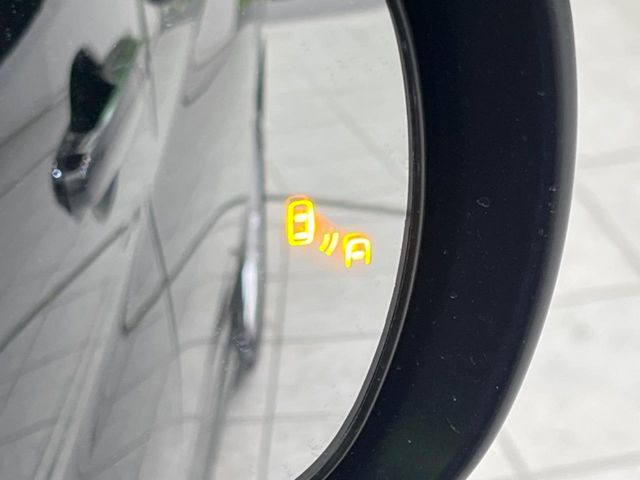 �y�u���C���h�X�|�b�g���j�^�[�z���s���A�h�A�~���[�̎��p�ɂȂ�₷���ӏ��Ɍ㑱�Ԃ��ڋ߂���ƃT�C�h�~���[�t�߂Ɍx����\���A�h���C�o�[�ɒ��ӊ��N�����Ă���܂��B