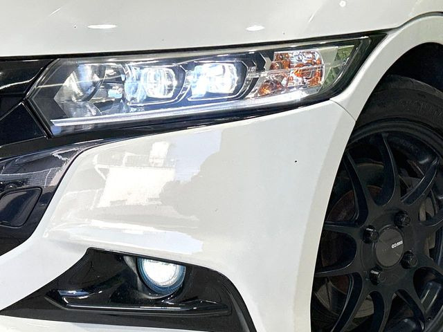 �yLED�w�b�h���C�g�z���V����ԑ��s�����ǍD�Ȏ��E���m�ۂ����S���ĉ^�]�ł��鍂�P�xLED�w�b�h���C�g�𑕔�!�_�����x�������A����d�͂��}�����Ă��܂��B