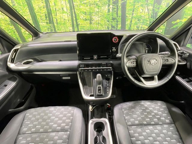 ヴォクシー1.8 ハイブリッド S-Z