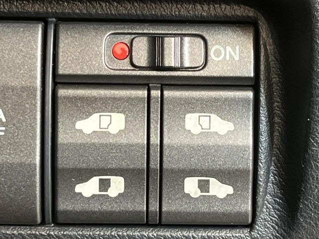 �y�����p���[�X���C�h�h�A�z�X�}�[�g�L�[��^�]�Ȃ̃X�C�b�`�Ō�ȗ����X���C�h�h�A�̊J���\���d��������͂����ăh�A���J����K�v�������A�����Ȃ��q�l�ł��ȒP�ɊJ���߂ł����K�ł���