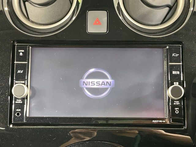 【純正ナビ】人気の純正ナビを装備。オーディオ機能も充実しており、Bluetooth接続すればお持ちのスマホやMP3プレイヤーの音楽を再生可能!毎日の運転がさらに楽しくなります!!