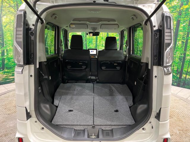 ���i�̂���������ʋ΁A���}���ɏ\���ȉ׎��X�y�[�X���m�ۂ��Ă���܂��B�Z�J���h�V�[�g��|���ƁA�傫�ȉו��̐ύڂ��\�ł���