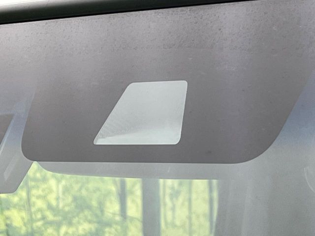 �y�z���_�Z���V���O�z���s���ɑO���̎ԗ�����F�����A�Փ˂������Ȏ��͌x��ƃu���[�L�ŏՓˉ���Ɣ�Q�y�����A�V�X�g�B�����S�Ƀh���C�u�����y���݂��������܂��B