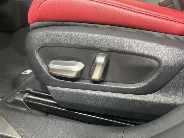 【パワーシート】スイッチ一つで簡単にシートの微調整が可能!電動だから力もいりません!快適なシートポジションにセットして、快適なドライブをお楽しみください。