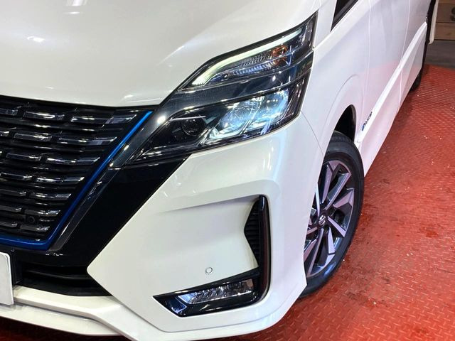 �yLED�w�b�h���C�g�z���V����ԑ��s�����ǍD�Ȏ��E���m�ۂ����S���ĉ^�]�ł��鍂�P�xLED�w�b�h���C�g�𑕔�!�_�����x�������A����d�͂��}�����Ă��܂��B