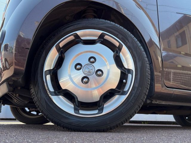 �y����15�C���`�A���~�z�C�[���z�O�ςɃ}�b�`���������A���~�z�C�[���𑕒����Ă���܂��B�e��ЊO�A���~�z�C�[����A�X�^�b�h���X�^�C�����戵�����Ă���܂��B���񂲑��k����������