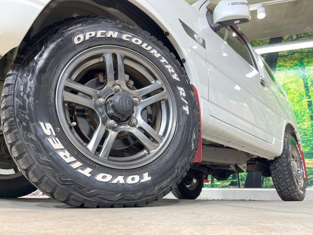 �y�O���[�h��p����16�C���`�A���~�z�C�[���z�f�U�C�����̍��������A���~�z�C�[���𑕒����Ă���܂��B�e��ЊO�A���~�z�C�[����A�X�^�b�h���X�^�C�����戵�����Ă���܂��B���񂲑��k����������