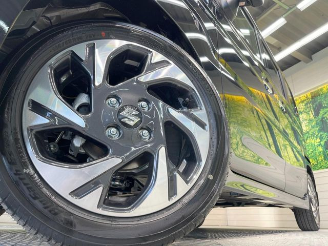 �y����15�C���`�A���~�z�C�[���z�O�ςɃ}�b�`���������A���~�z�C�[���𑕒����Ă���܂��B�e��ЊO�A���~�z�C�[����A�X�^�b�h���X�^�C�����戵�����Ă���܂��B���񂲑��k����������