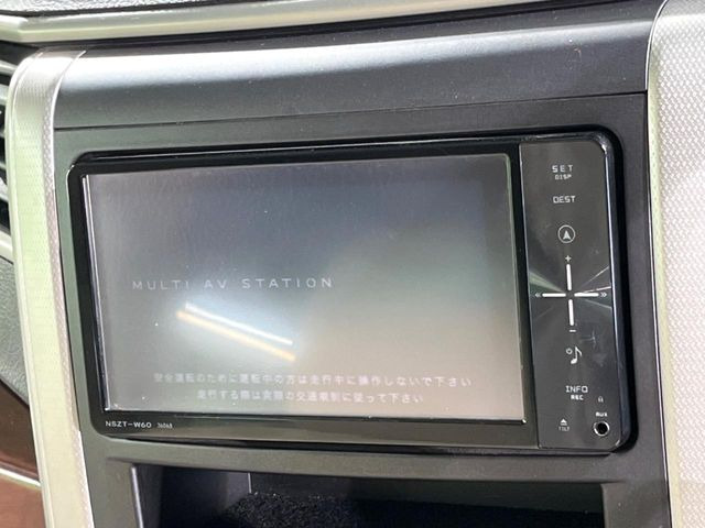 �y�����i�r�z�l�C�̏����i�r�𑕔����Ă���܂��B�i�r�̎g���₷���͂������A�I�[�f�B�I�@�\���[��!�L�����v�◷�s�͂������A�ʋ΂┃�����ȂǕ��i�̃h���C�u���y�����Ȃ�͂���