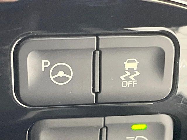 �y�C���e���W�F���g�p�[�L���O�A�V�X�g�z�ԗ������͂��Ď����Ȃ���n���h���A�A�N�Z���A�u���[�L�̑�����A�V�X�g���Ă����̂Œ��Ԃ����S�ł���