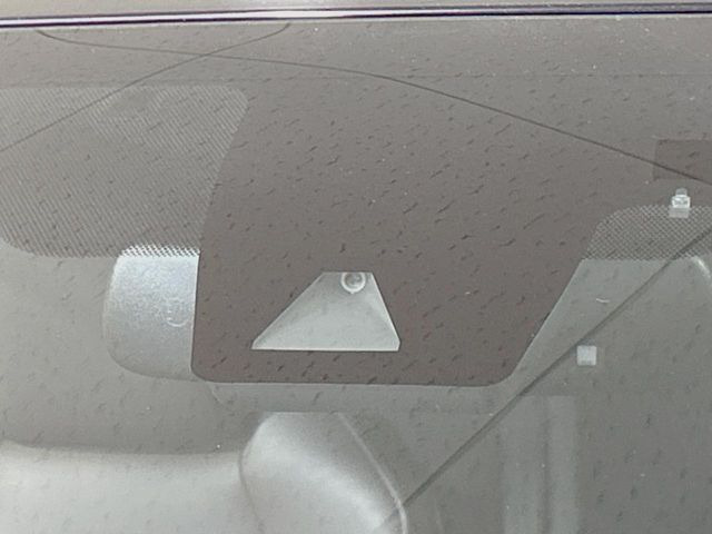 �y�g���^�Z�[�t�e�B�Z���X�z���s���ɑO���̎ԗ�����F�����A�Փ˂������Ȏ��͌x��ƃu���[�L�ŏՓˉ���Ɣ�Q�y�����A�V�X�g�B�����S�Ƀh���C�u�����y���݂��������܂��B