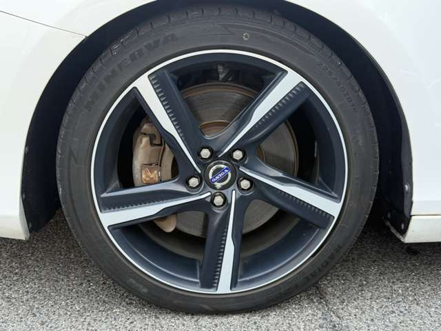 当店車両をご覧頂き、誠にありがとうございます!お気軽に0120-84-3310までお問い合わせ下さい☆