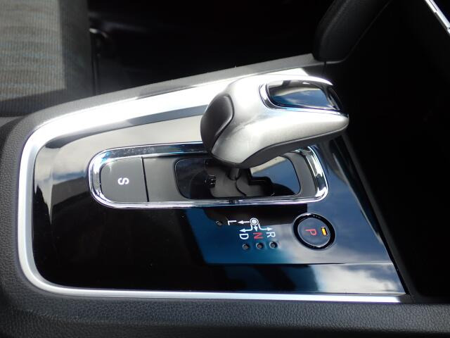 �V�t�g�m�u�̓X�����Ȃ��A���ꂢ�ȏ�Ԃł��B���ł��G��镔�������ꂢ���Ƒ�؂ɏ���Ă������Ƃ�������܂���B