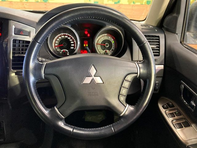 �y�����v�����X�e�A�����O�z�㎿�Ȋv���g�p���邱�ƂŁA��ɂ����������݂ƂĂ��^�]���₷���n���h���ł���