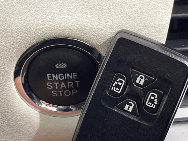 �y�X�}�[�g�L�[�z�J�o����|�P�b�g�ɓ��ꂽ�܂܂ł��h�A�̎{���E�������\�ȃX�}�[�g�L�[�𑕔��B�G���W���̃I���E�I�t�����J�M�����o���K�v����������Ƃ��Ă��֗��ł���